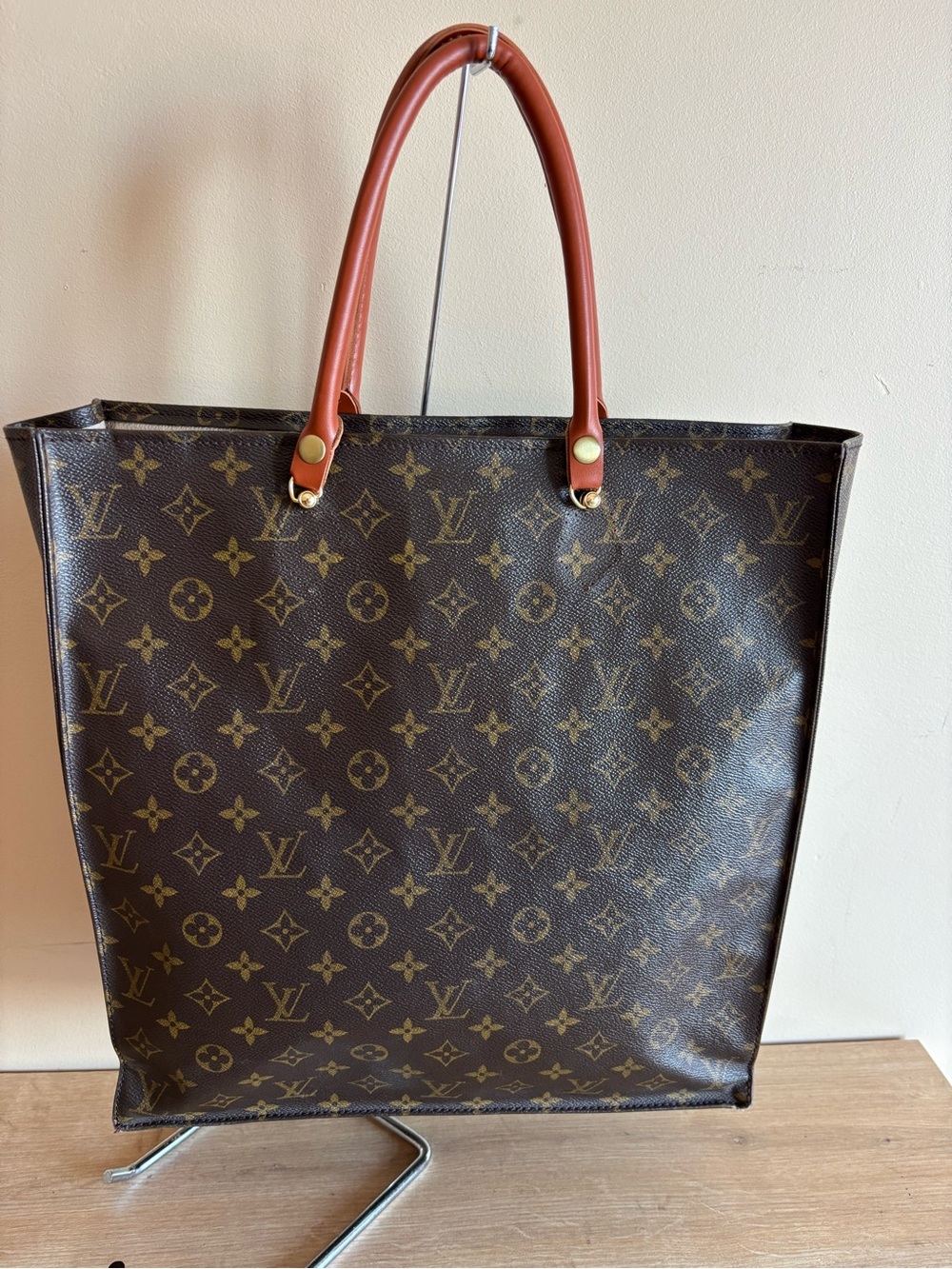 Authentic Louis Vuitton sac plat monogram